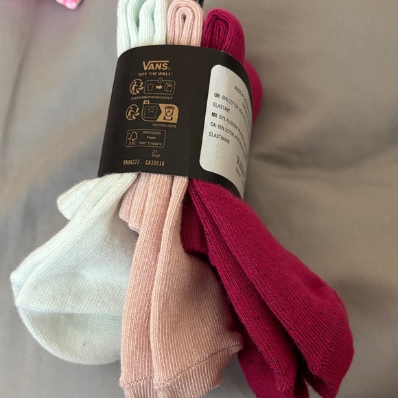 Vans Accessories - Van Womens /teens Casual Socks - White, Pink, Red